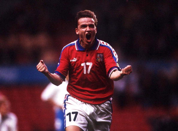 Vladimir Smicer marcou contra a Rssia no Euro 96