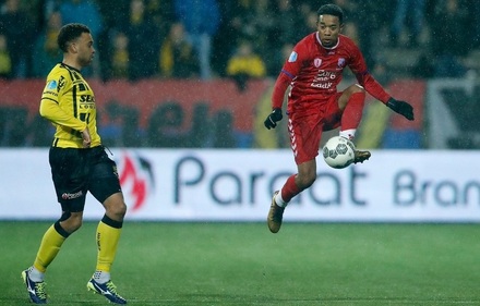 Urby Emanuelson (NED)